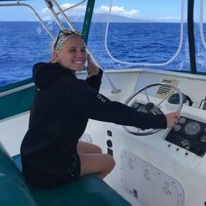 Meet your Posher, Cassandra